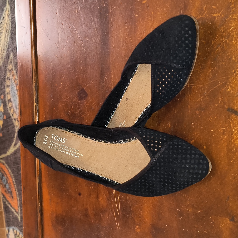 TOMS | Jutti Suede Mosaic Tile Cut-Out Pointed Flats in Black | 10